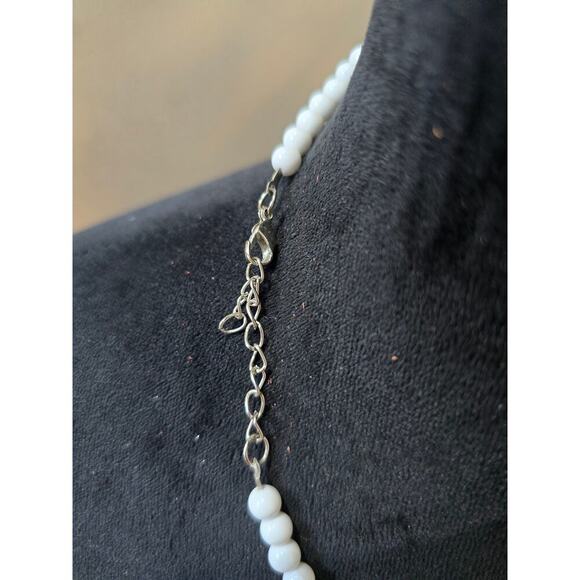 Women's White Beaded Pendant Necklace With Lobster Clasp and Shell Accents - Picture 2 of 4